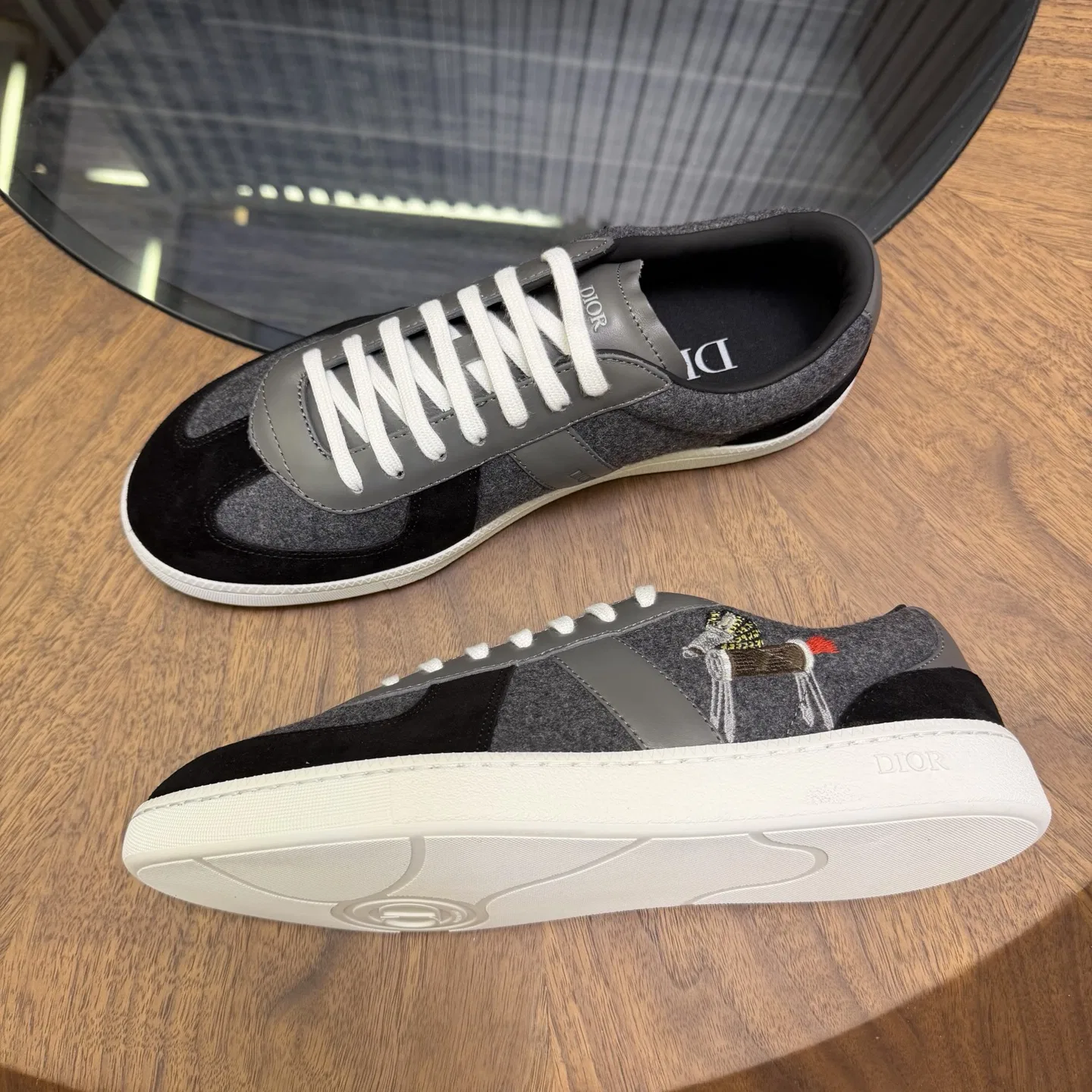DIO 27FW OUNYZGO 002 스니커즈 32