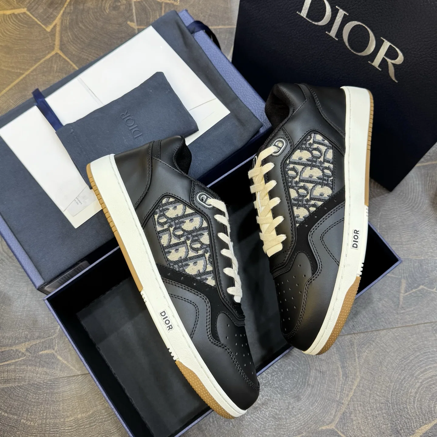 DIO 27FW OUNYZGO 012 스니커즈 14