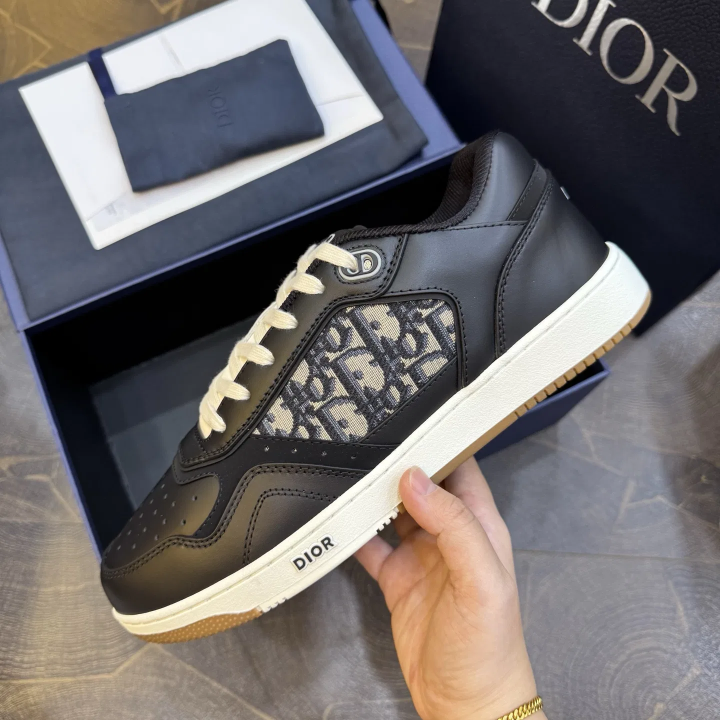 DIO 27FW OUNYZGO 012 스니커즈 15