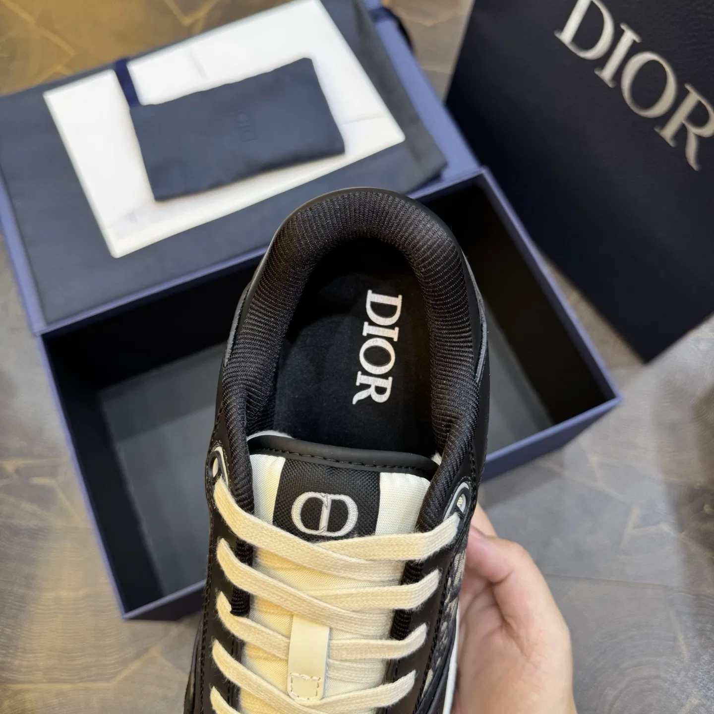 DIO 27FW OUNYZGO 012 스니커즈 16
