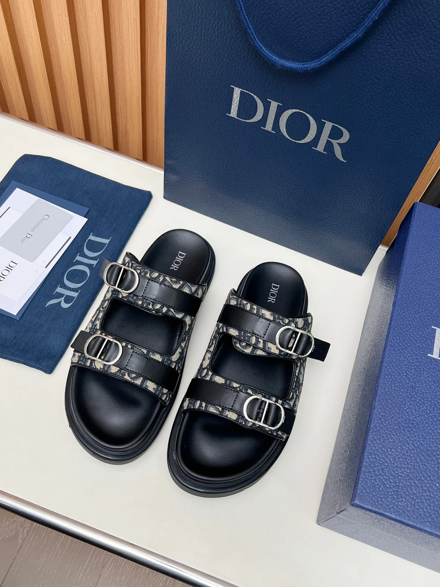 DIO 27FW VDWLMEJ 001 샌들 11