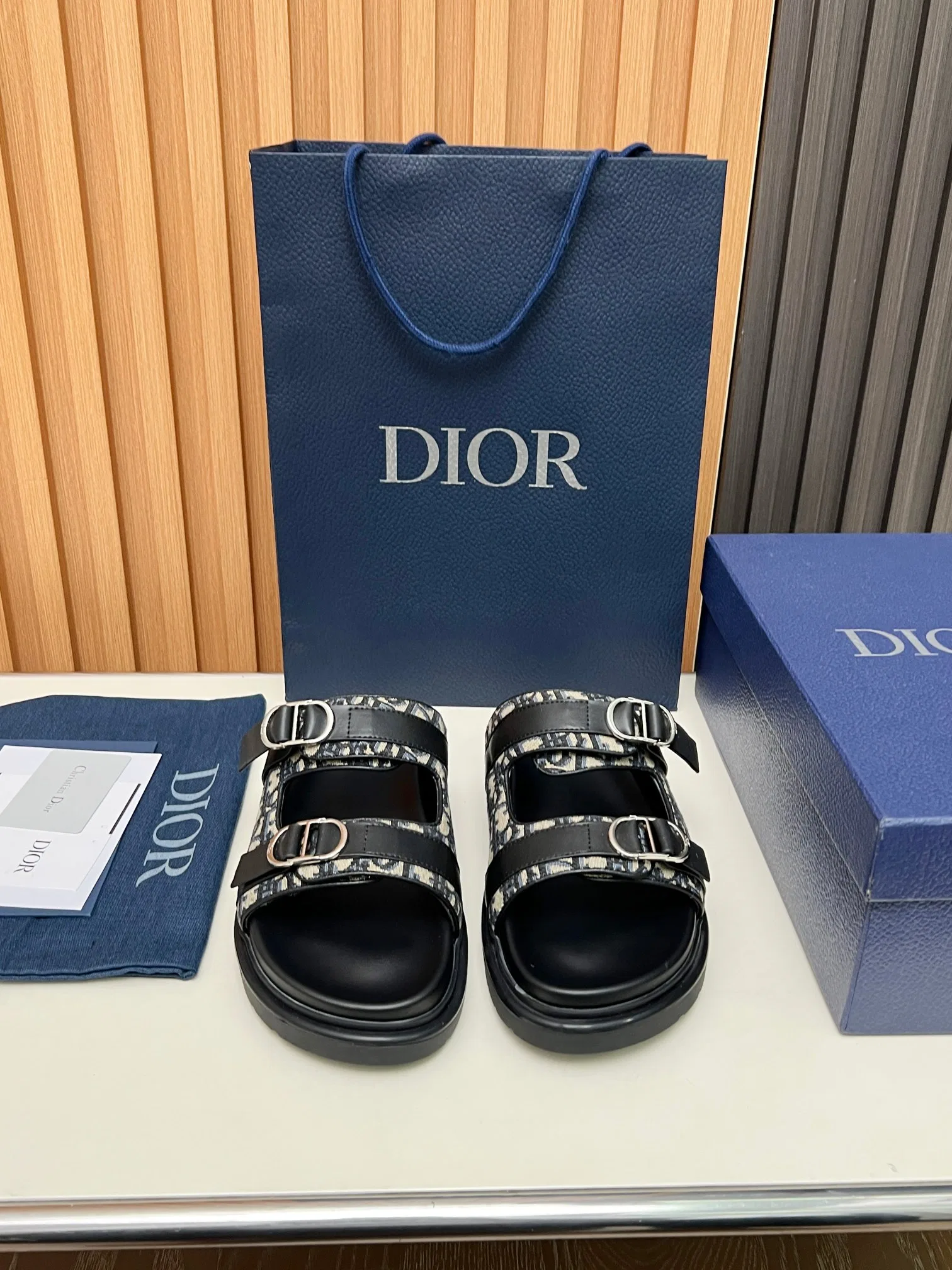 DIO 27FW VDWLMEJ 001 샌들 12