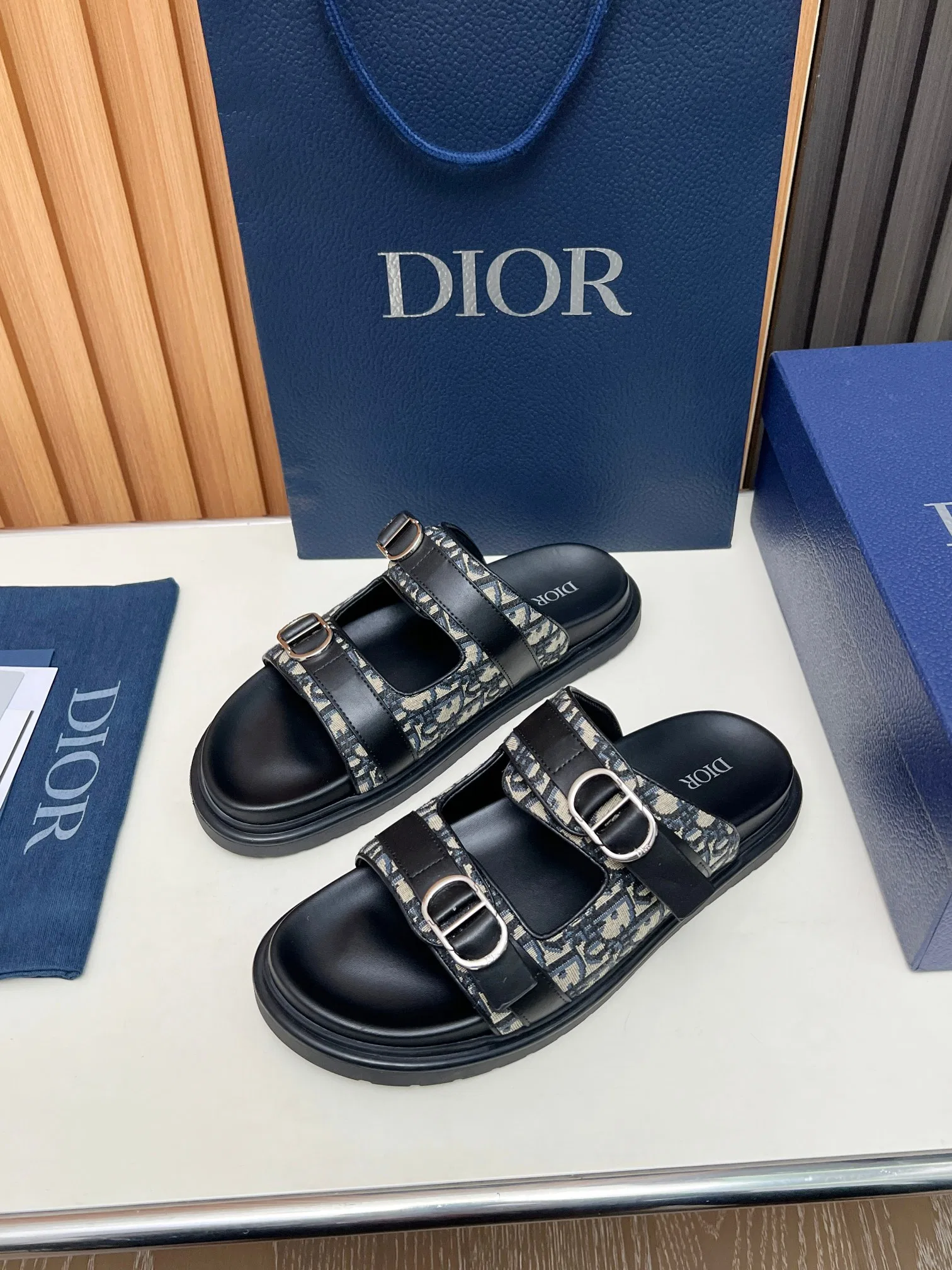 DIO 27FW VDWLMEJ 001 샌들 13