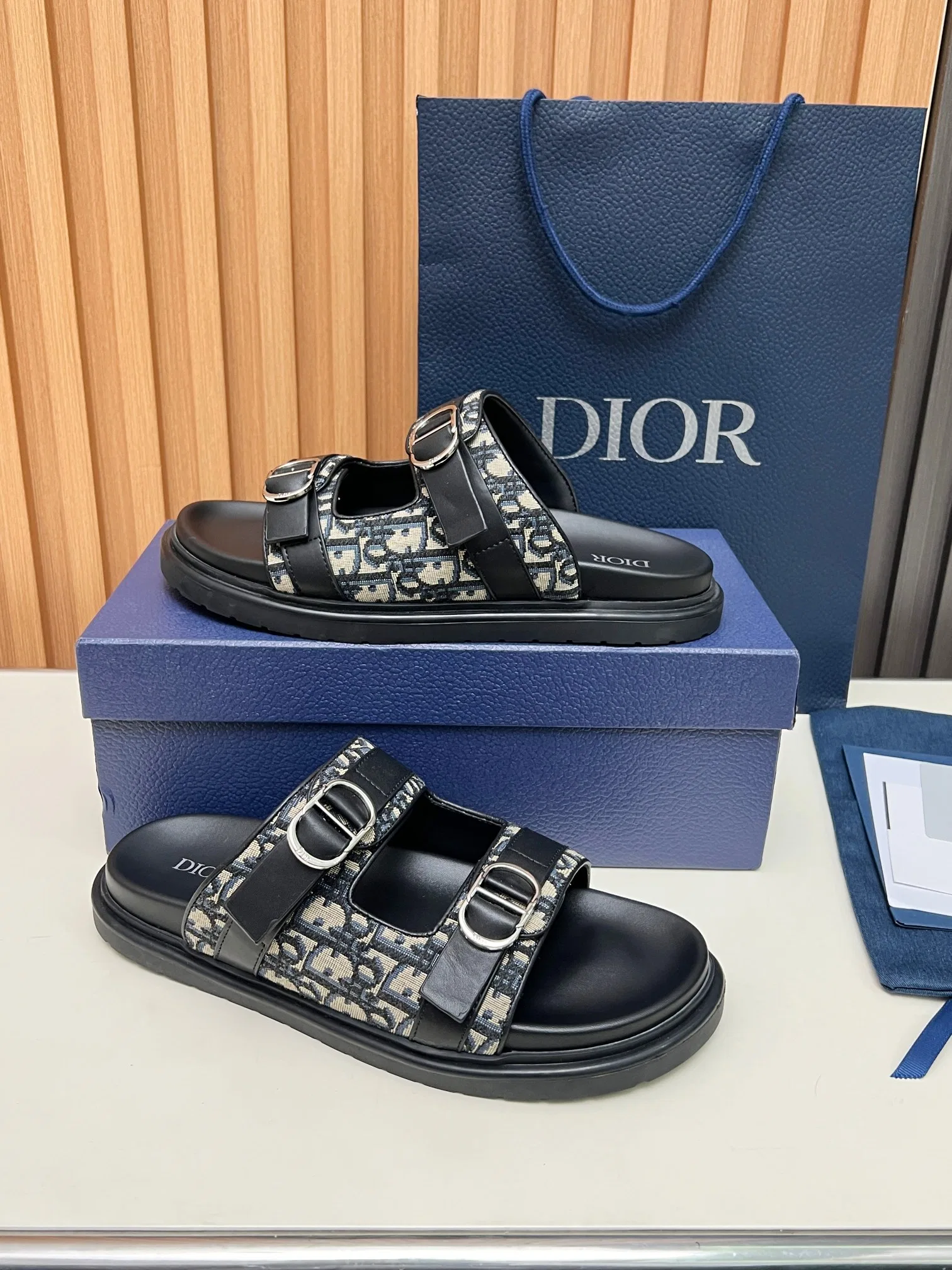 DIO 27FW VDWLMEJ 001 샌들 14