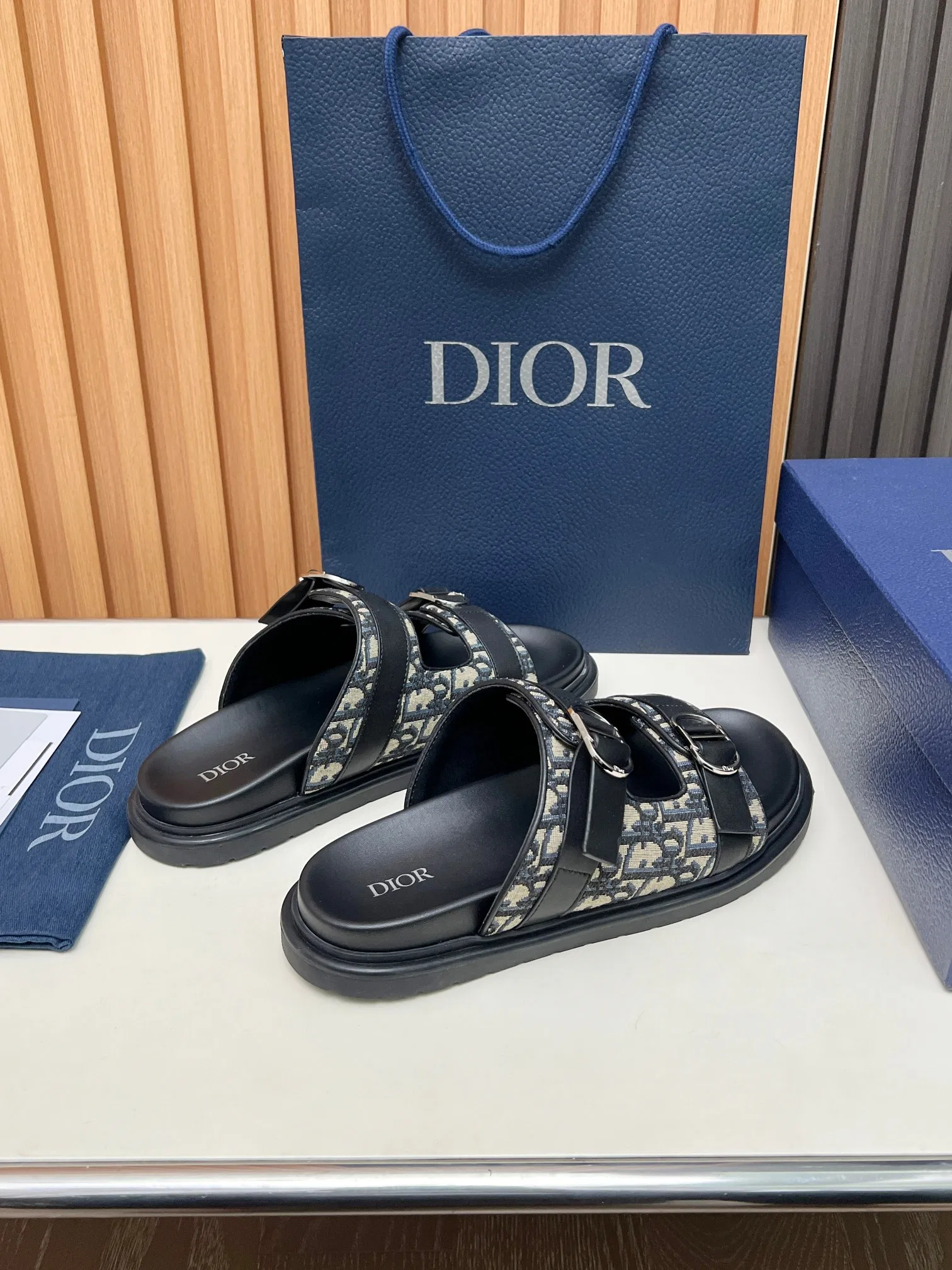 DIO 27FW VDWLMEJ 001 샌들 16