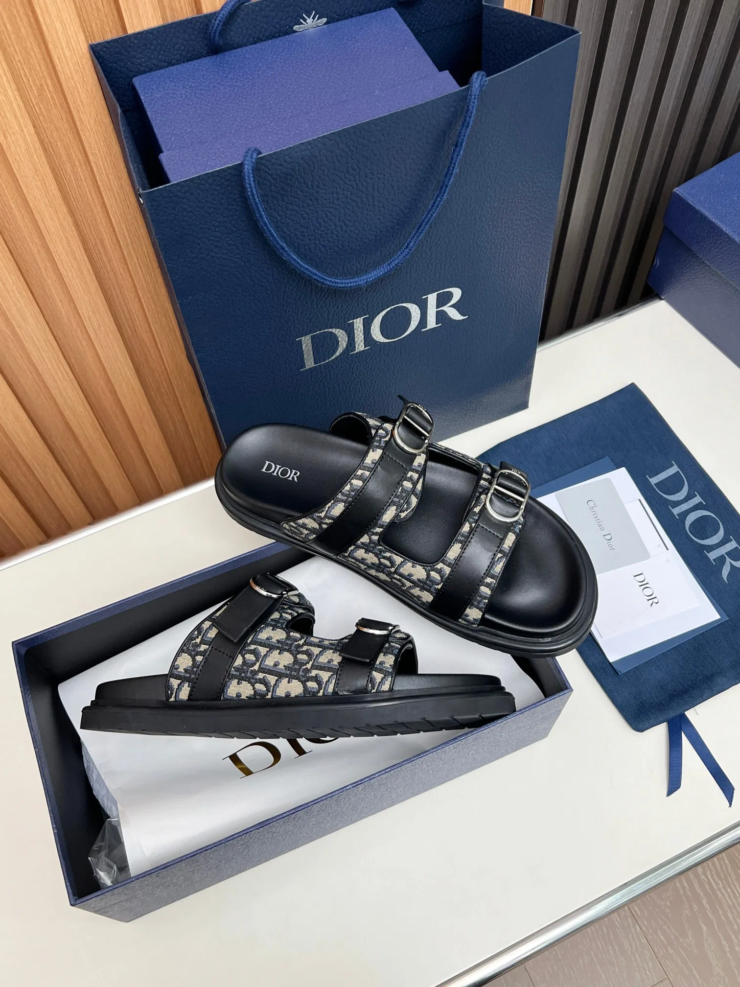 DIO 27FW VDWLMEJ 001 샌들 18