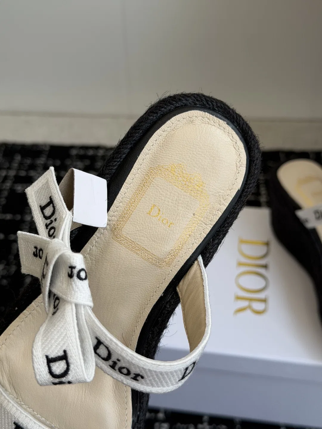 DIO 27FW VDWLMEJ 014 샌들 7