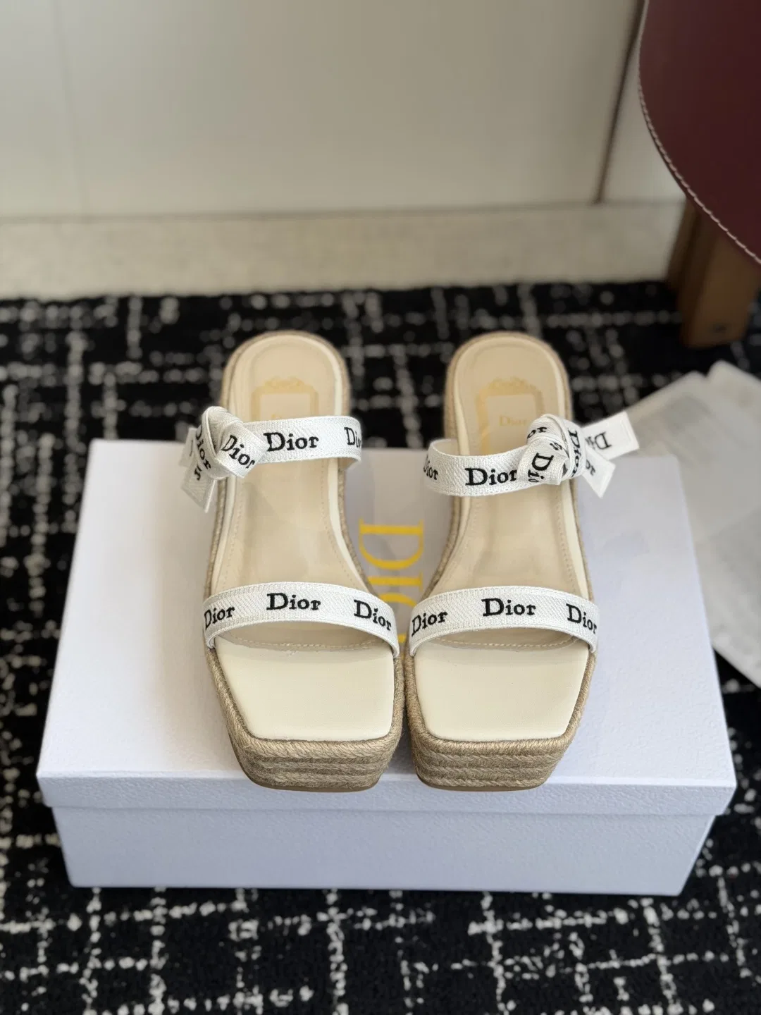 DIO 27FW VDWLMEJ 014 샌들 10