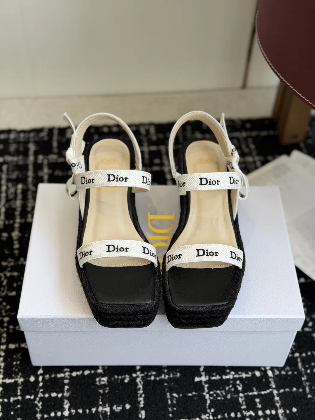 DIO 27FW VDWLMEJ 014 샌들 19