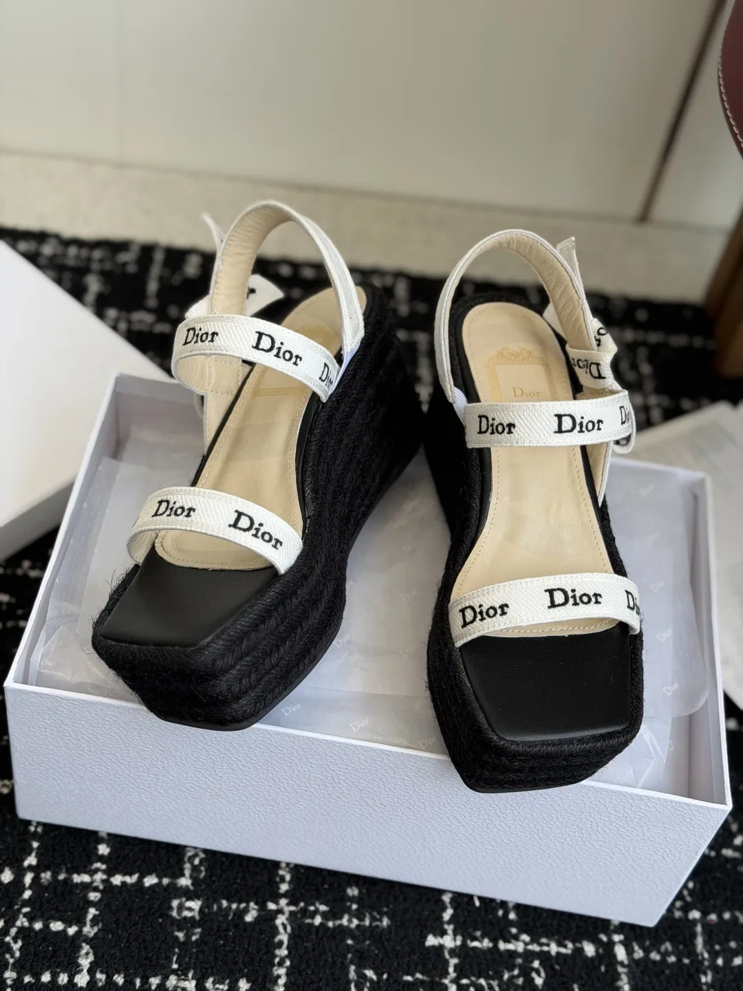 DIO 27FW VDWLMEJ 014 샌들 22