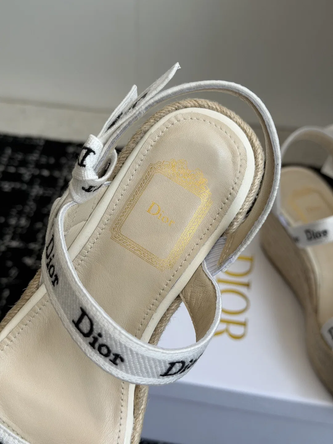 DIO 27FW VDWLMEJ 014 샌들 34