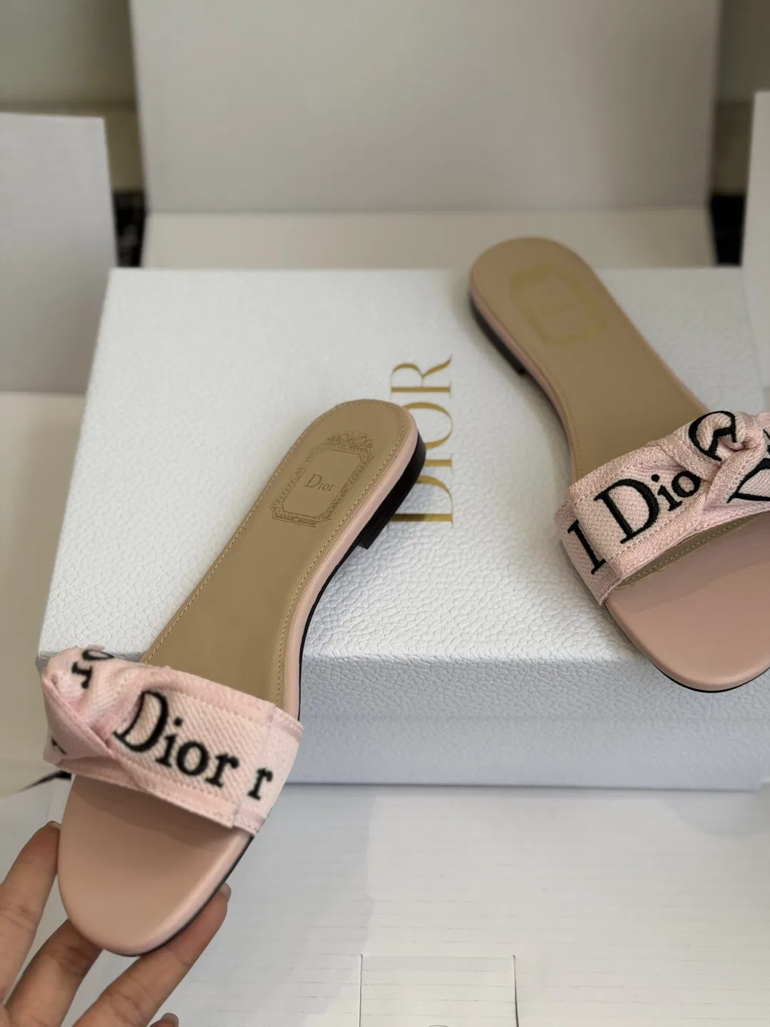 DIO 27FW VDWLMEJ 019 슬리퍼 24