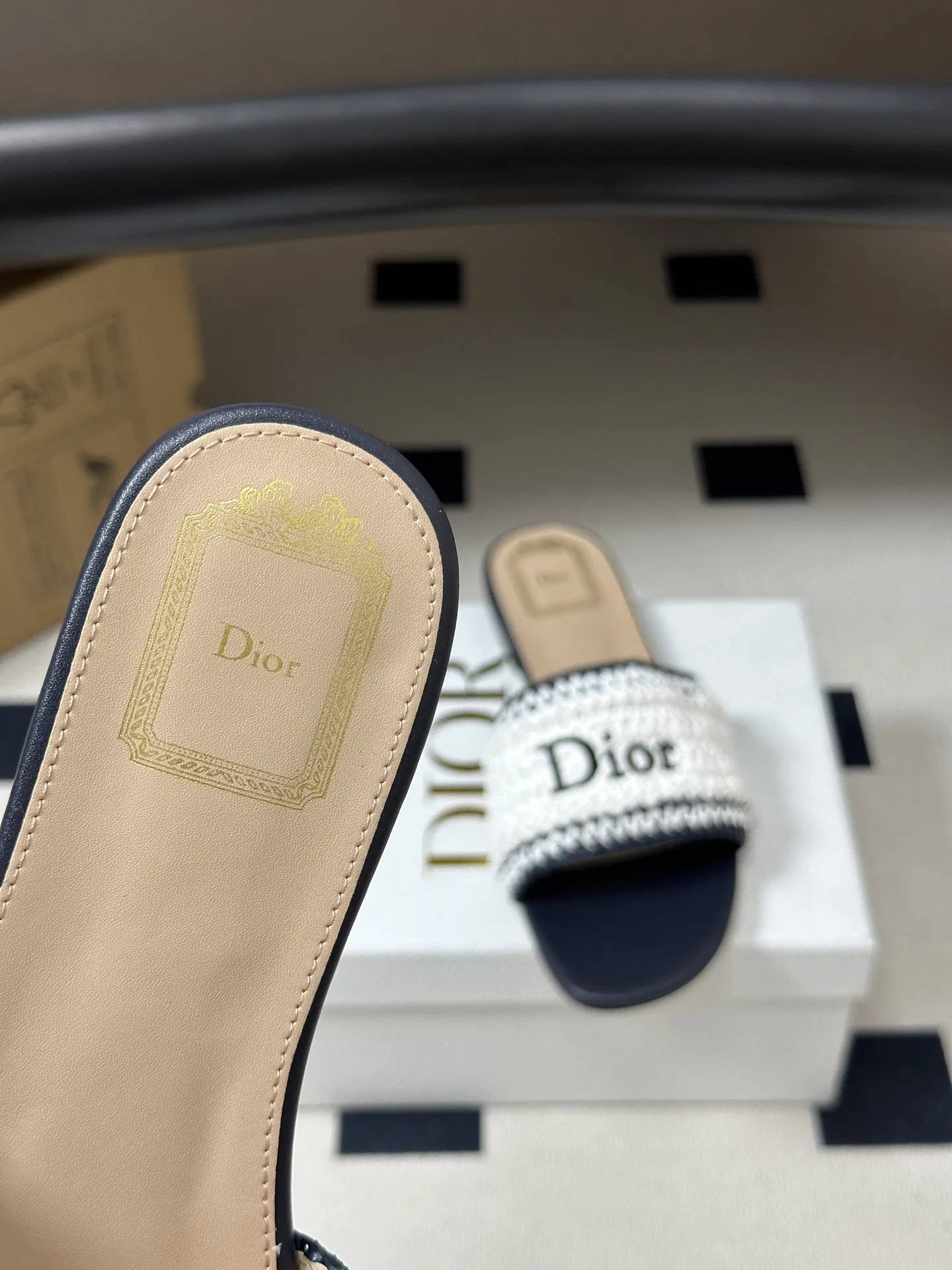 DIO 27FW YPLVSJI 050 슬리퍼 42