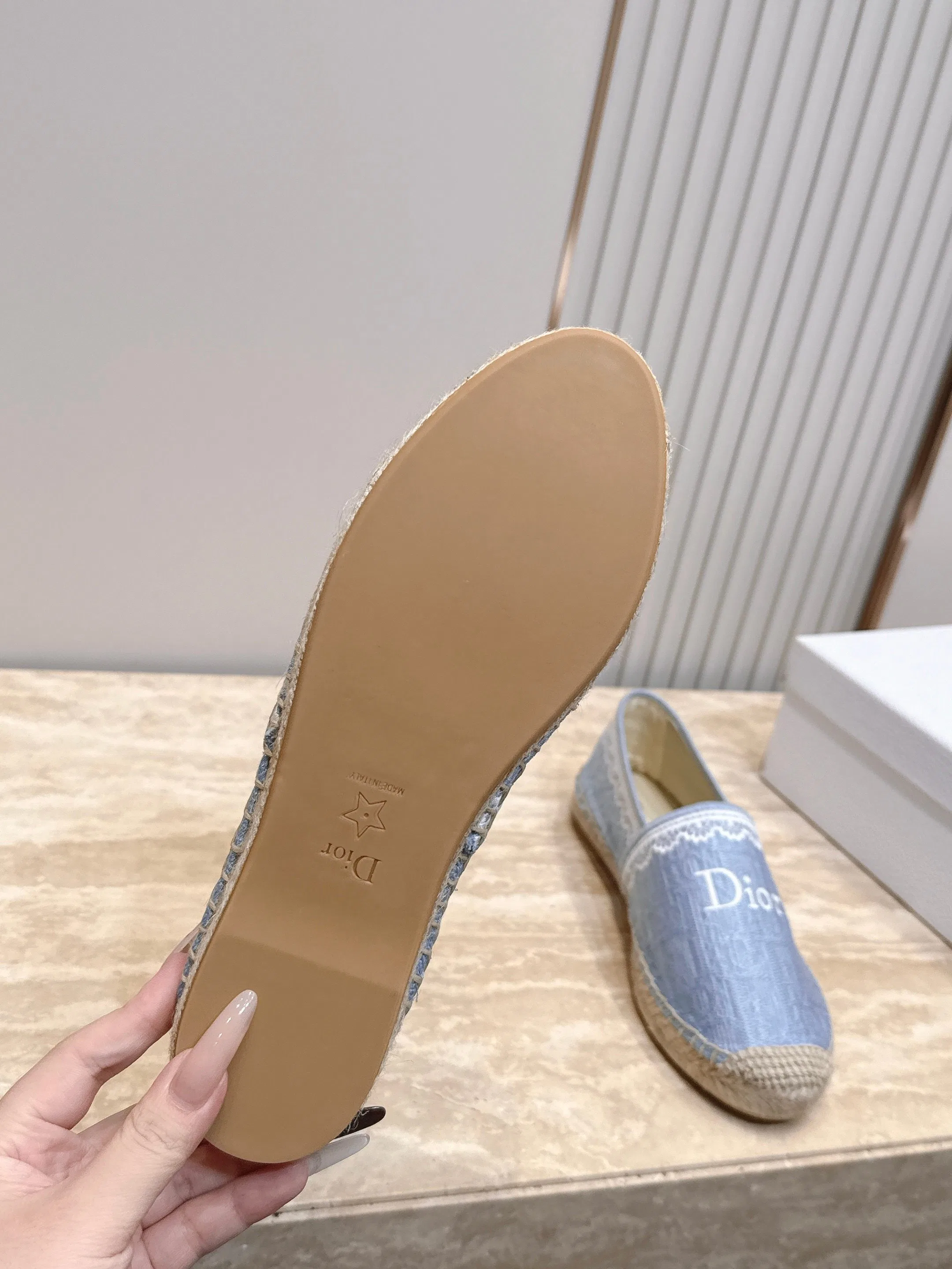 DIO 27FW YPLVSJI 053 플랫슈즈 32