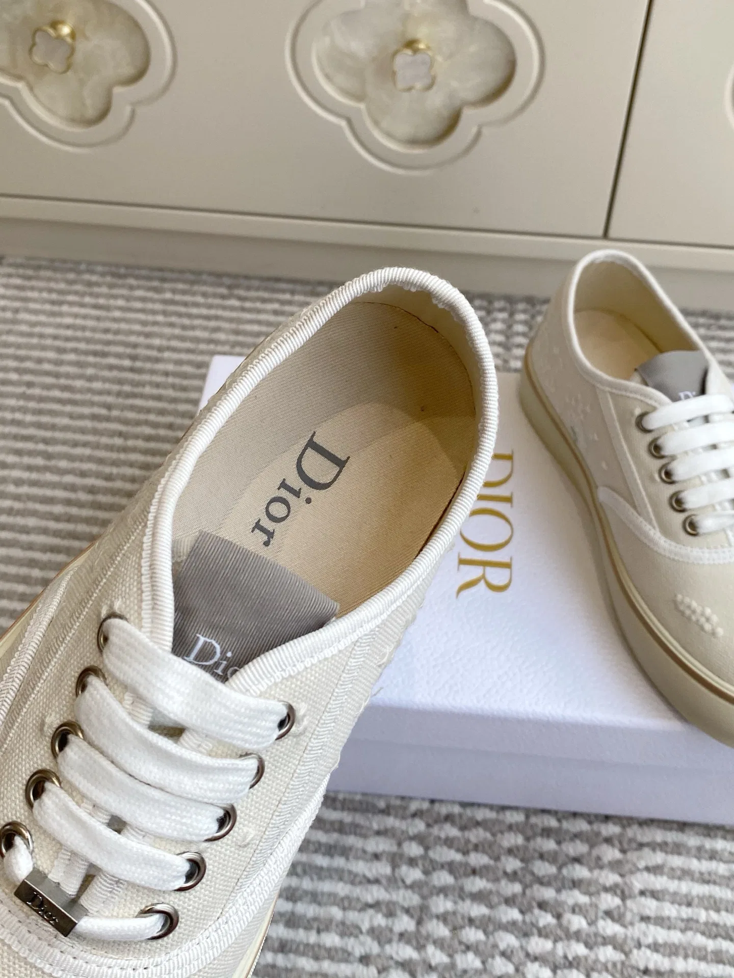 DIO 27FW YPLVSJI 061 스니커즈 19