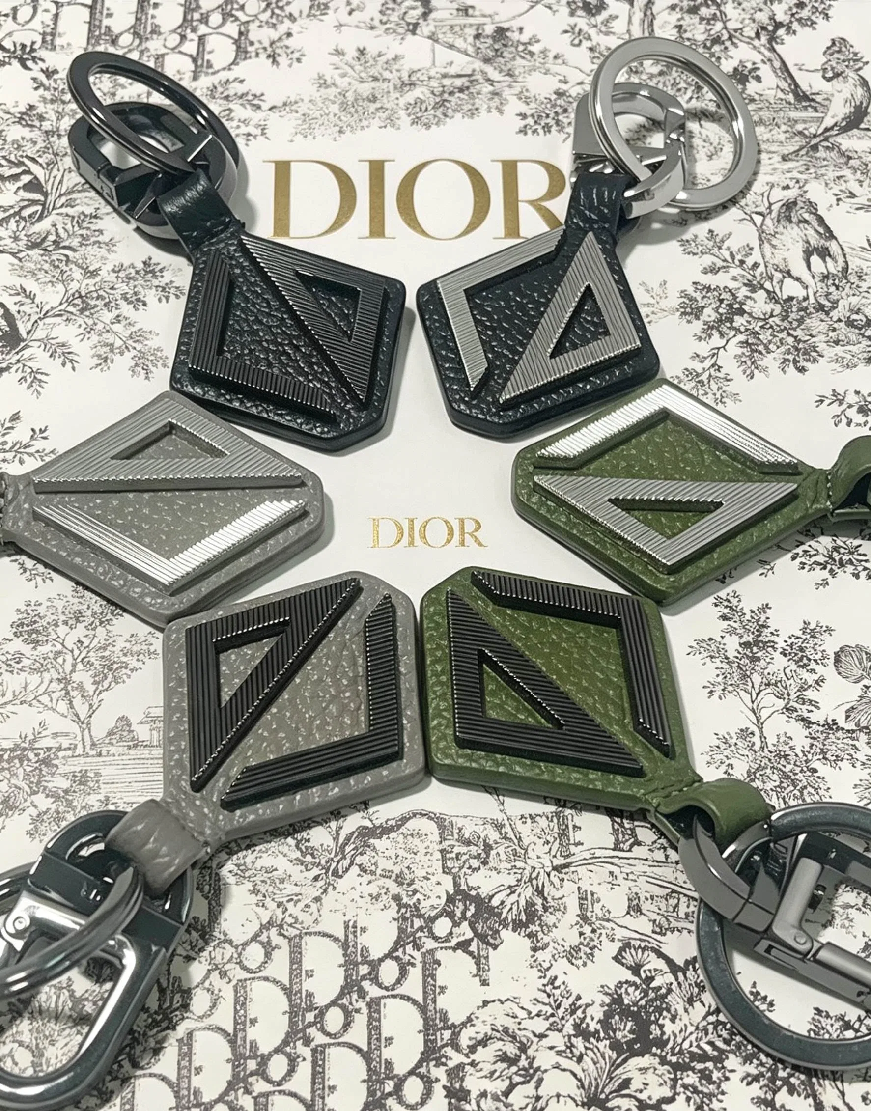 DIO 27FW ZLVJDSY 001 키링 7