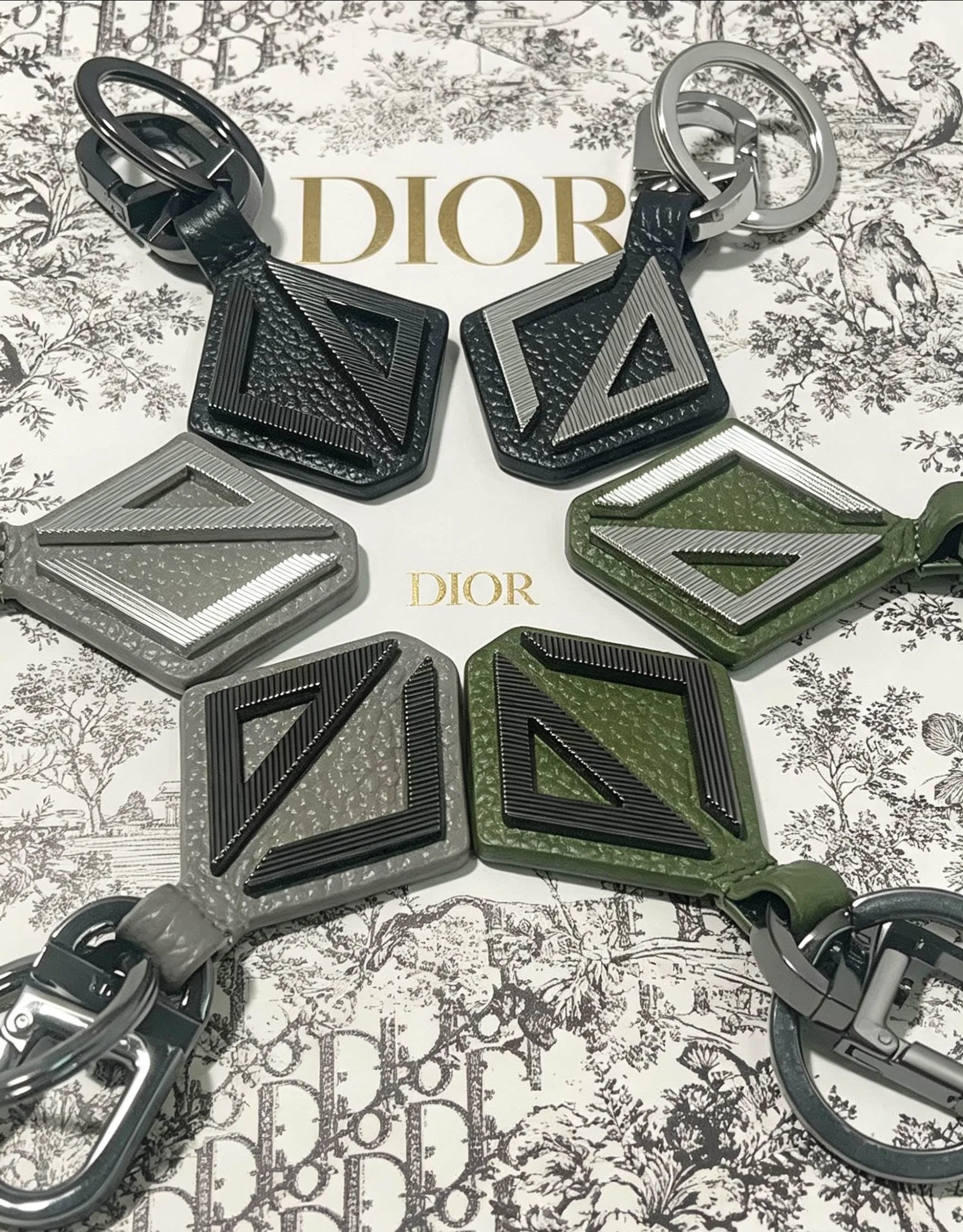 DIO 27FW ZLVJDSY 001 키링 22