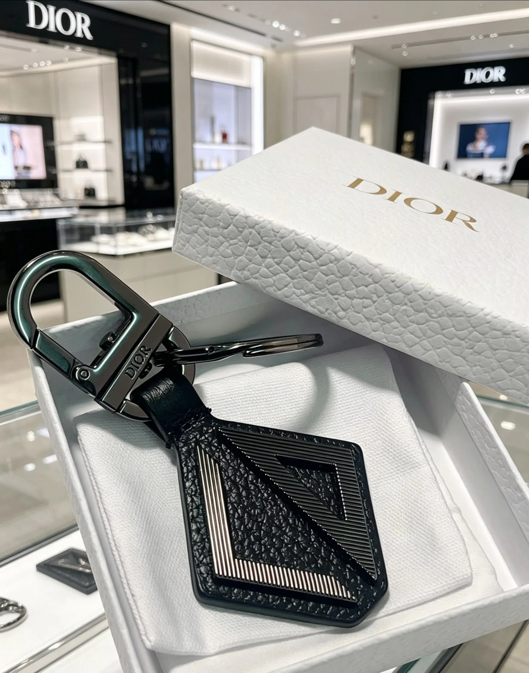 DIO 27FW ZLVJDSY 001 키링 25