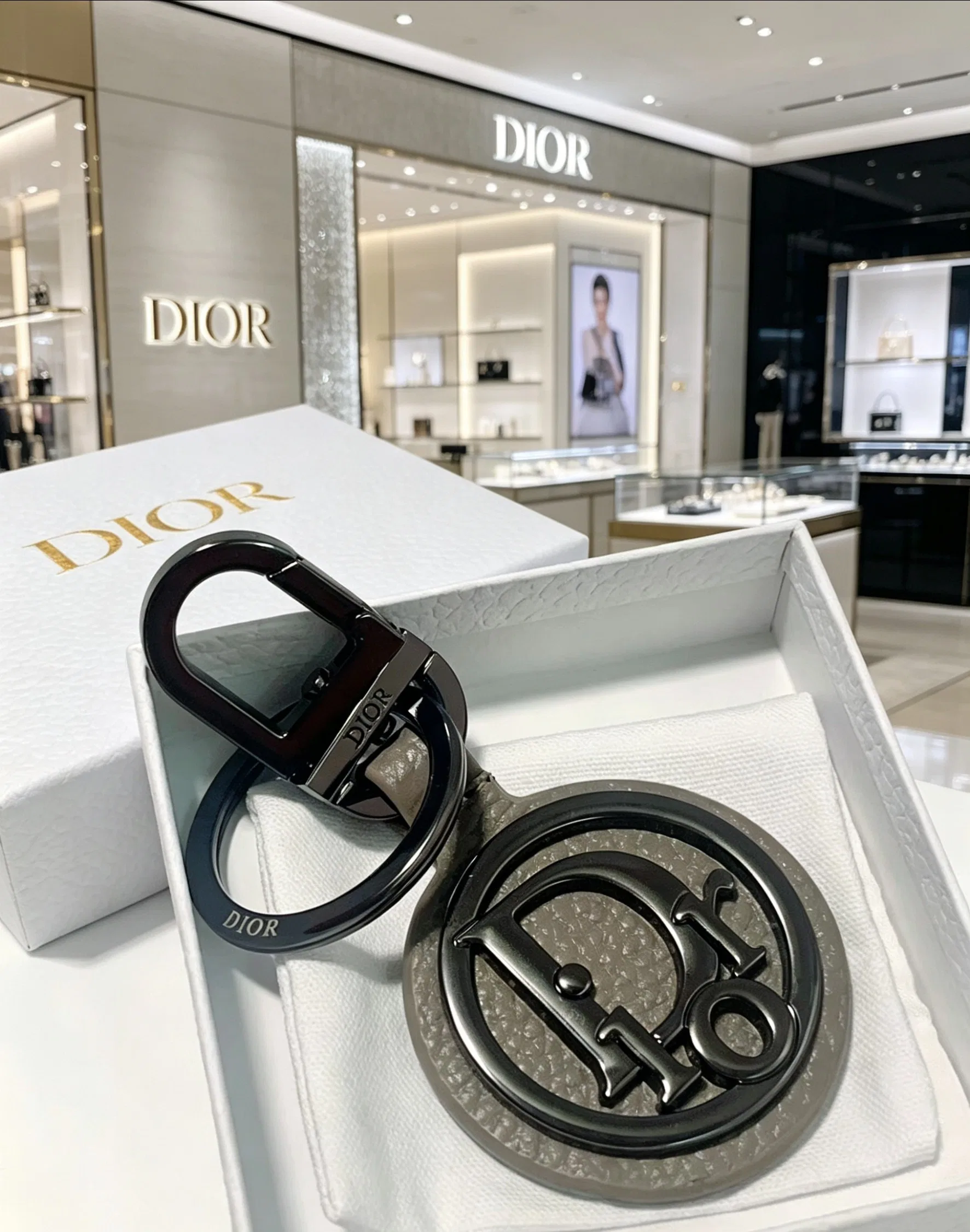 DIO 27FW ZLVJDSY 002 키링 16
