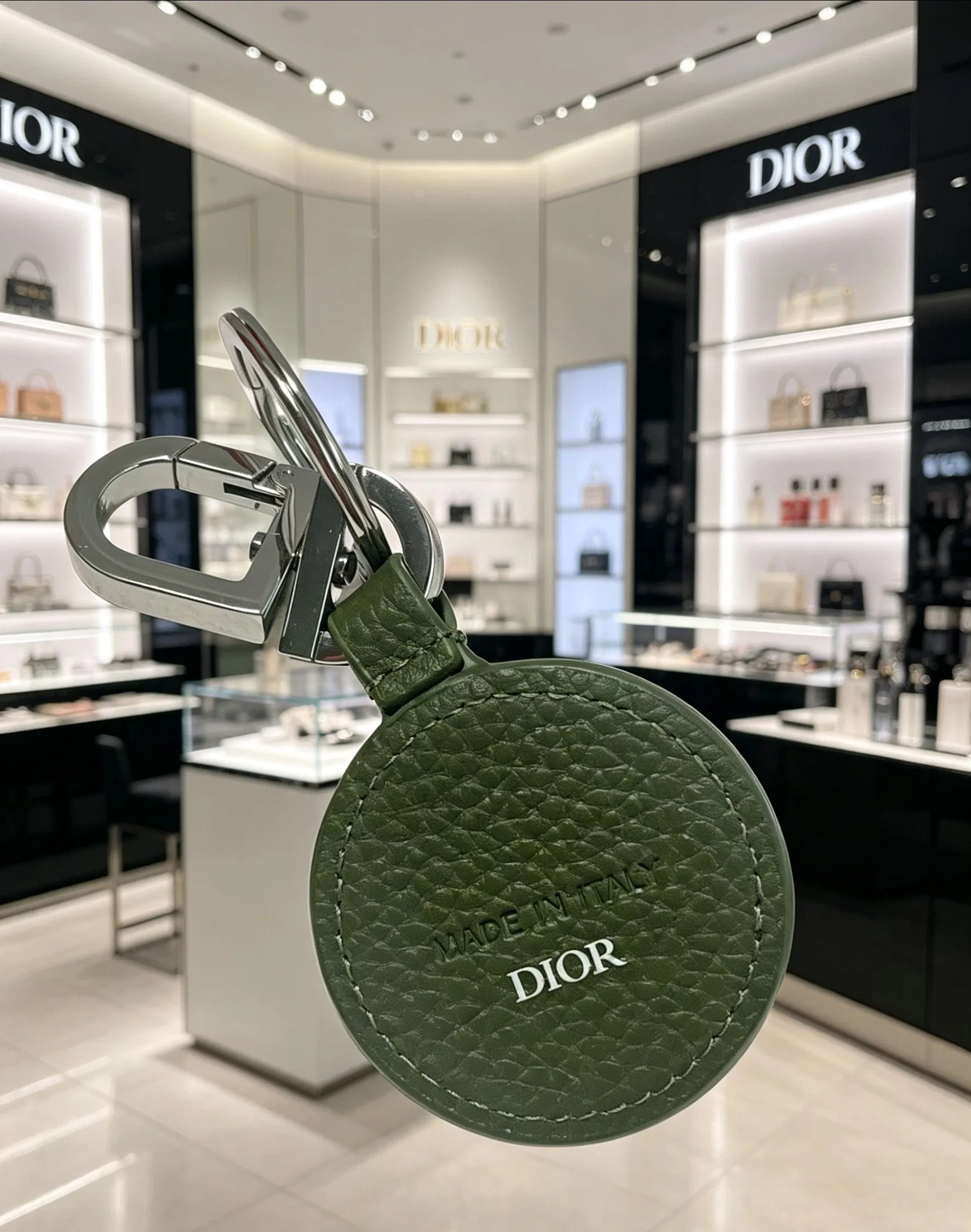 DIO 27FW ZLVJDSY 002 키링 22