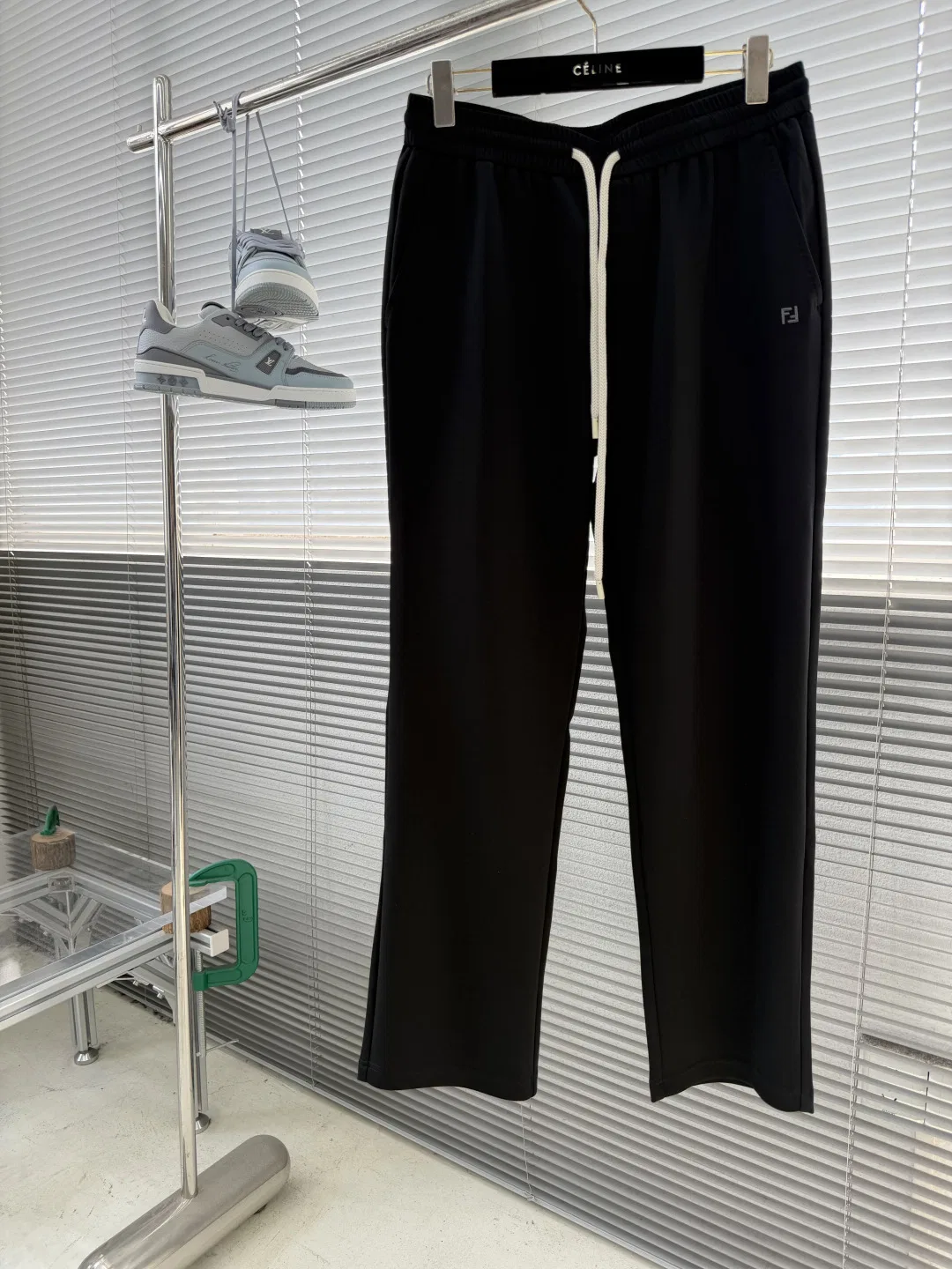 FEN 27FW CAFYNRN 003 스웻팬츠 9