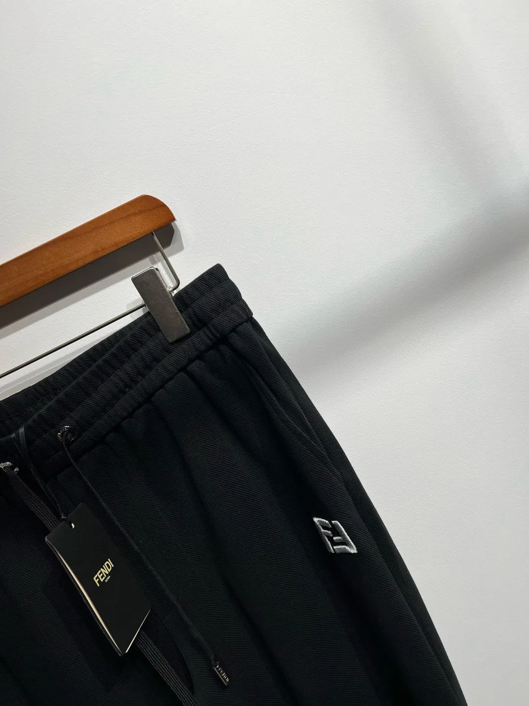 FEN 27FW CAFYNRN 009 스웻팬츠 11