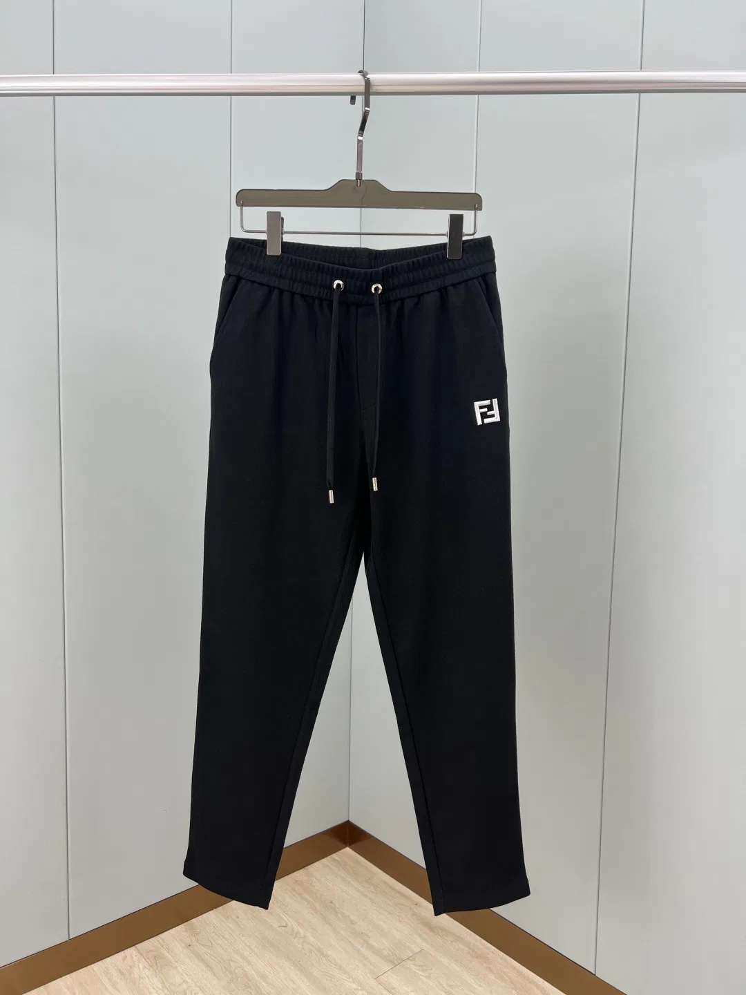 FEN 27FW CAFYNRN 019 스웻팬츠 7
