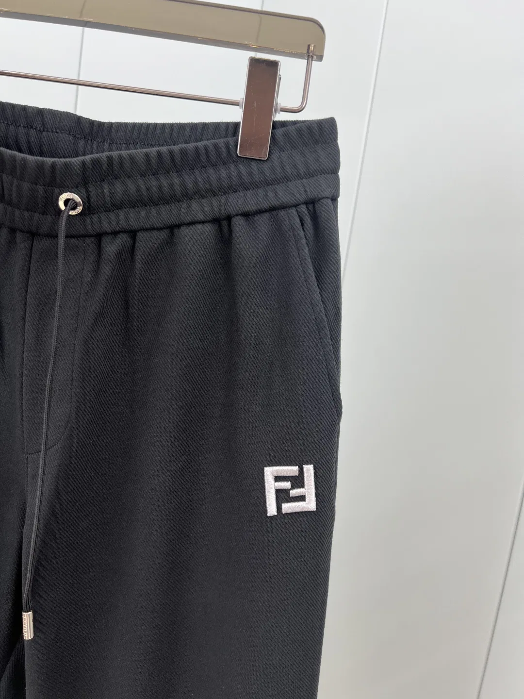 FEN 27FW CAFYNRN 019 스웻팬츠 11
