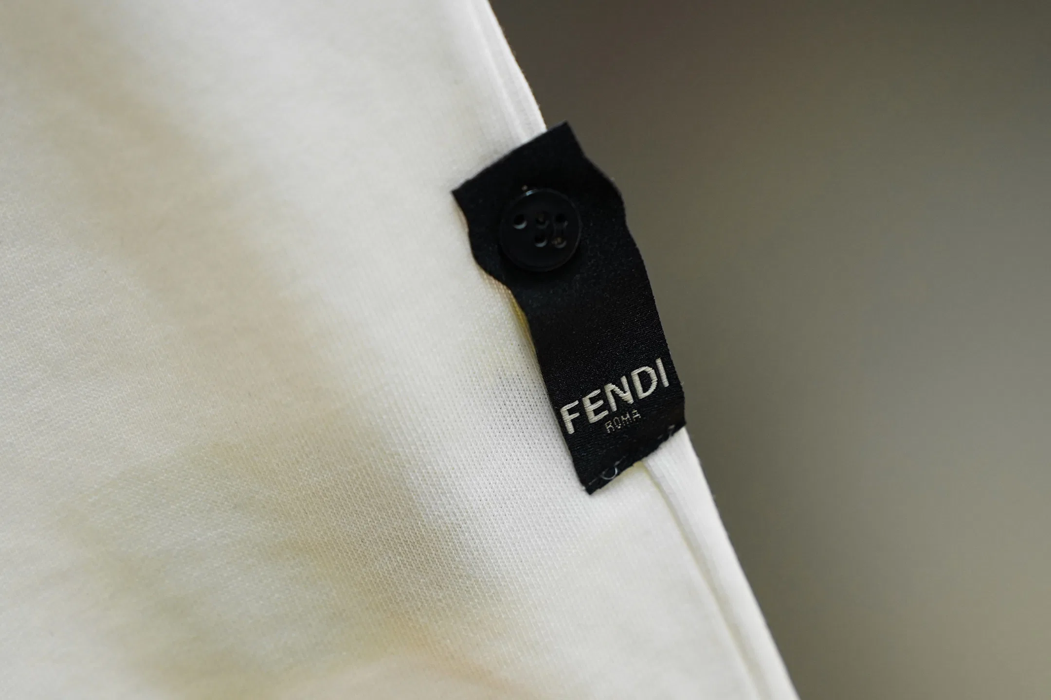 FEN 27FW CAFYNRN 021 반팔티셔츠 11