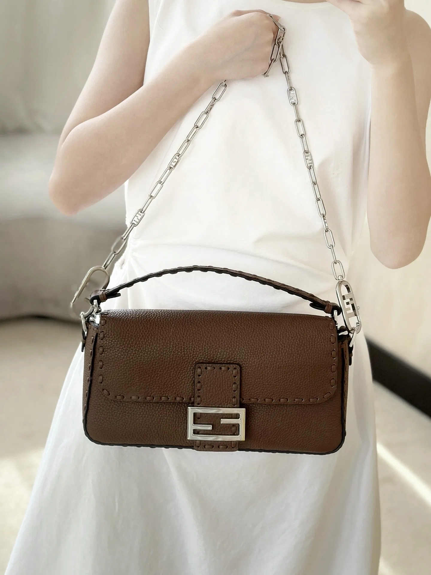 FEN 27FW CMBSDWE 015 미니백 58