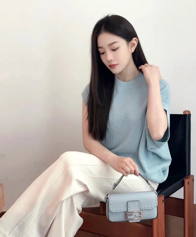 FEN 27FW CMBSDWE 015 미니백 145
