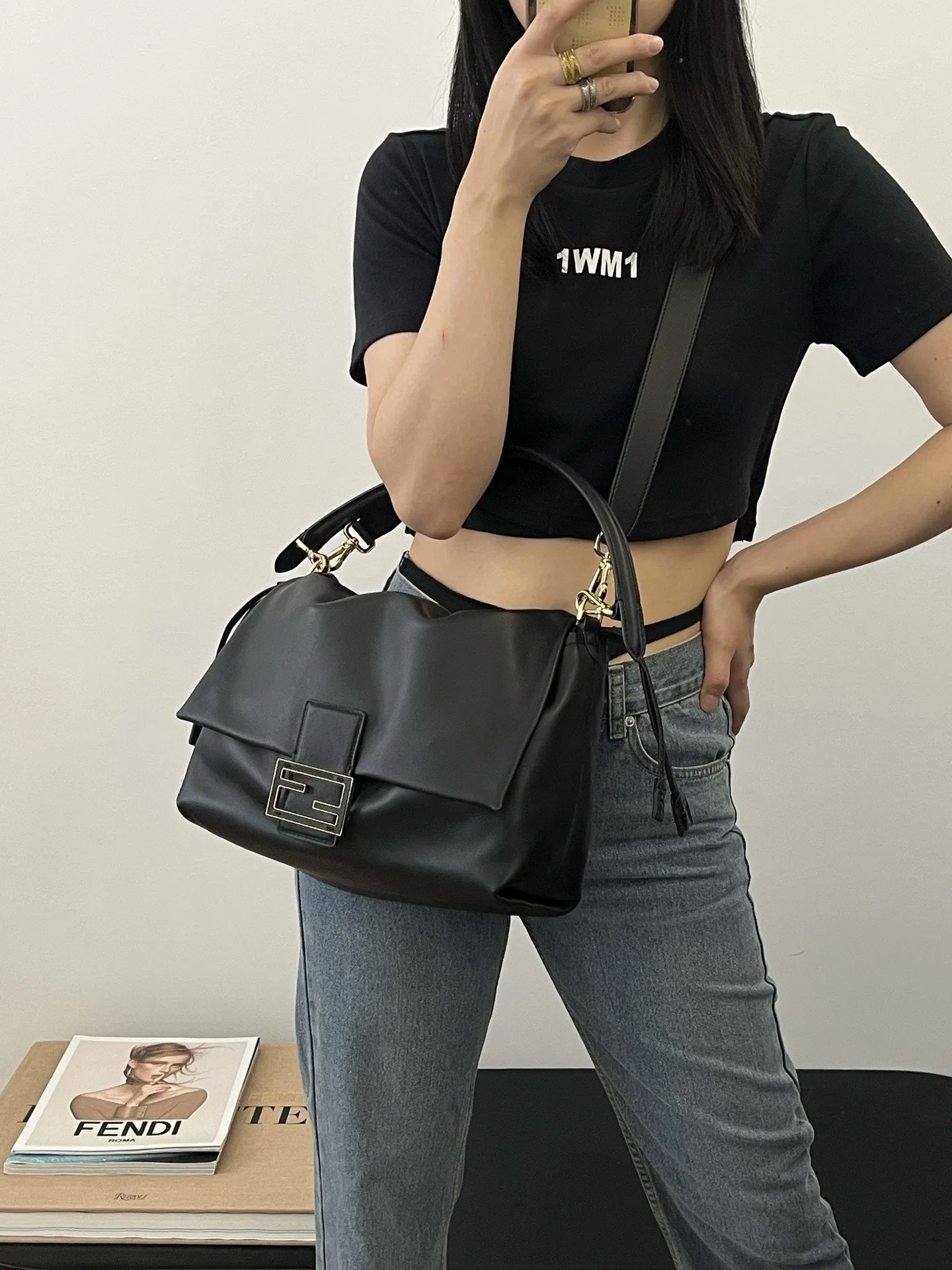 FEN 27FW CMBSDWE 016 숄더백 10