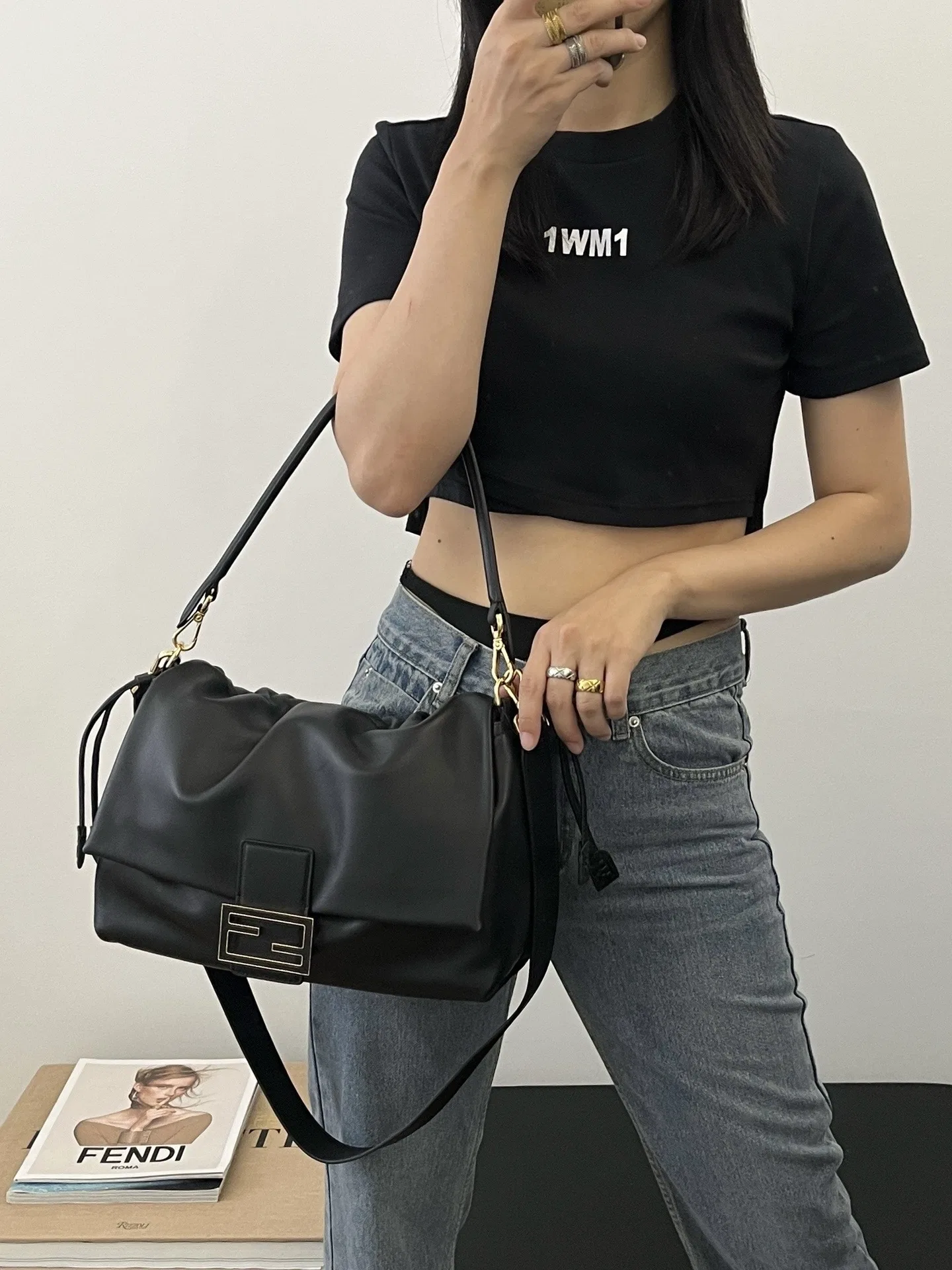 FEN 27FW CMBSDWE 016 숄더백 11