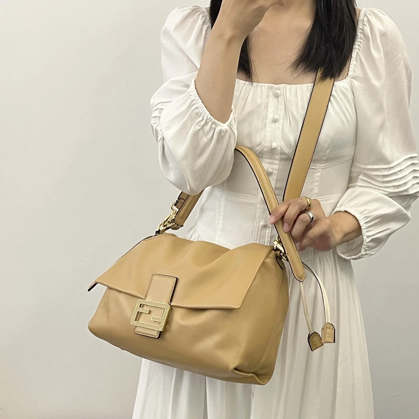 FEN 27FW CMBSDWE 016 숄더백 57