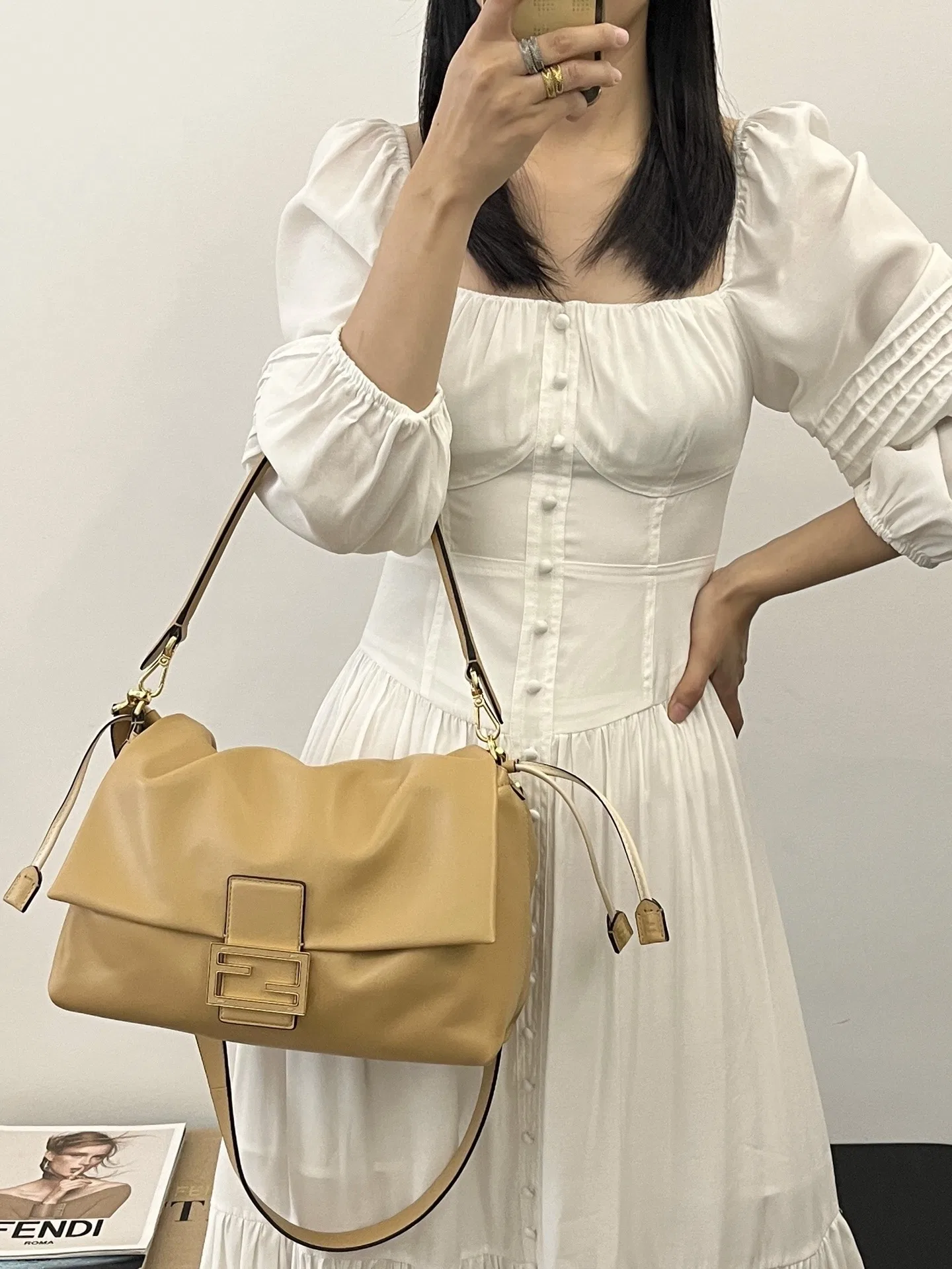 FEN 27FW CMBSDWE 016 숄더백 60