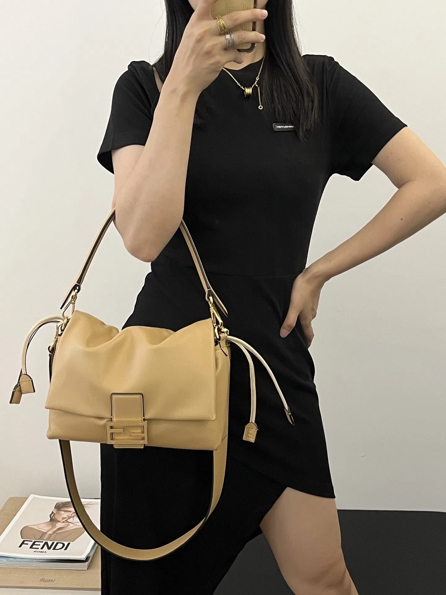 FEN 27FW CMBSDWE 016 숄더백 131