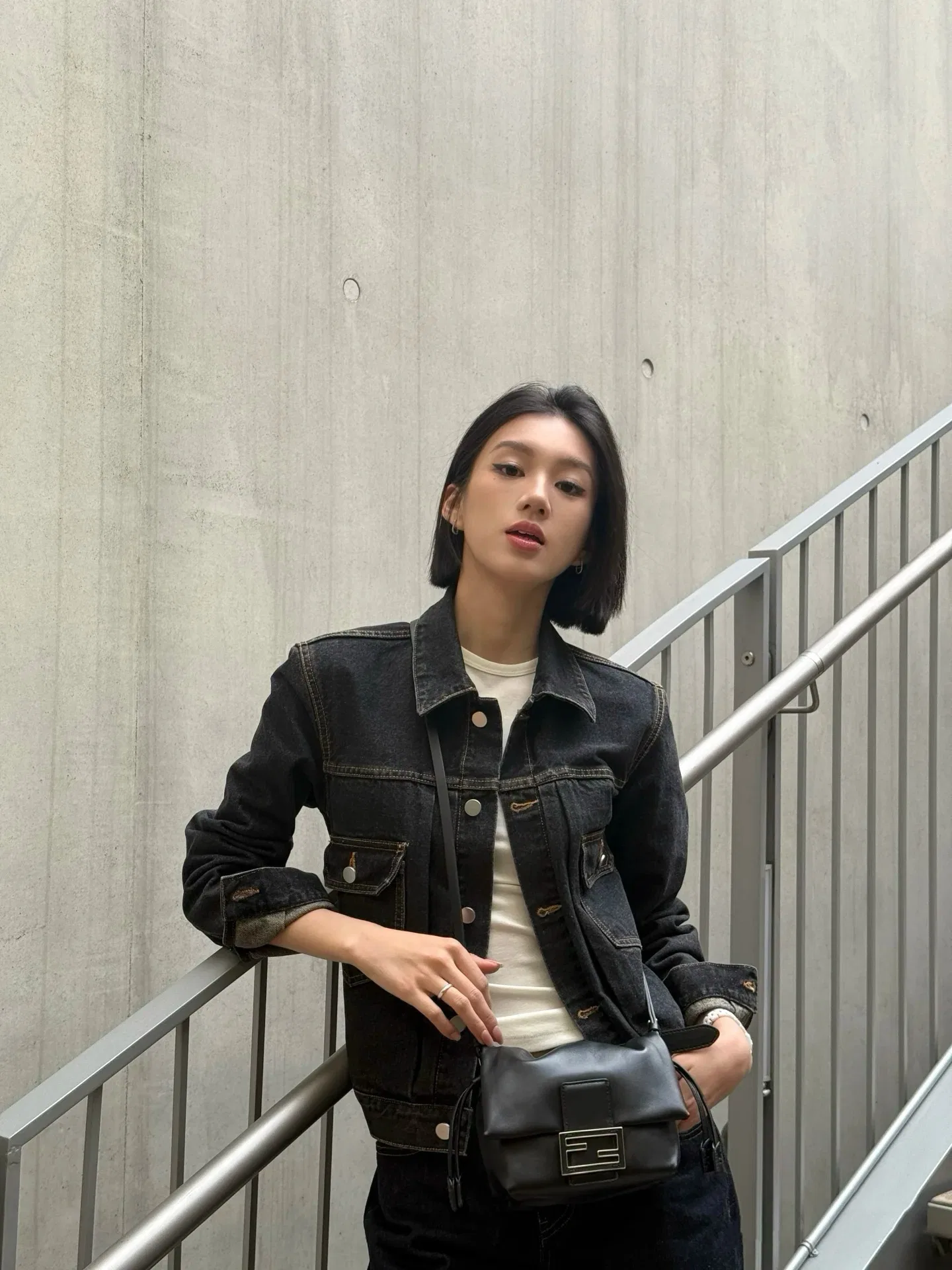FEN 27FW CMBSDWE 017 숄더백 12