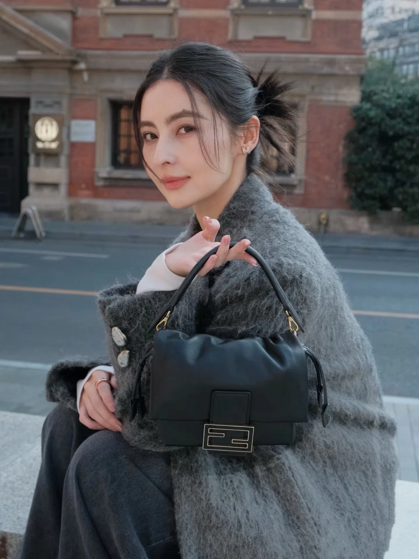 FEN 27FW CMBSDWE 017 숄더백 15