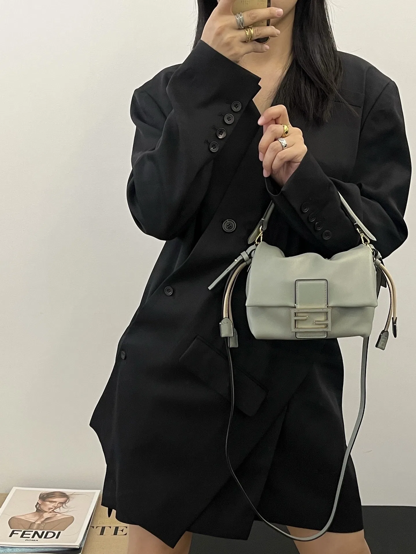 FEN 27FW CMBSDWE 017 숄더백 41