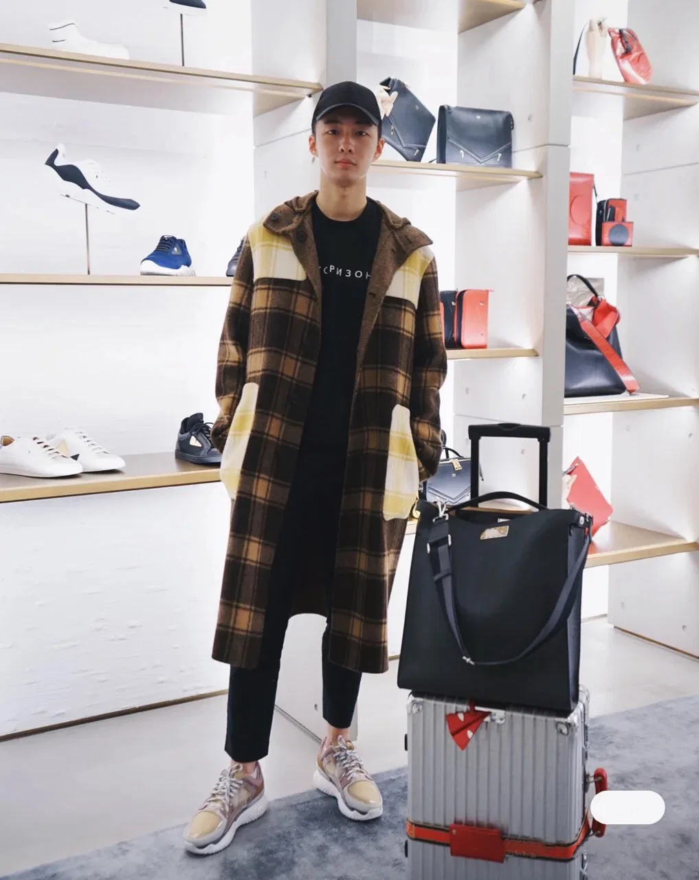 FEN 27FW CMBSDWE 026 토트백 11