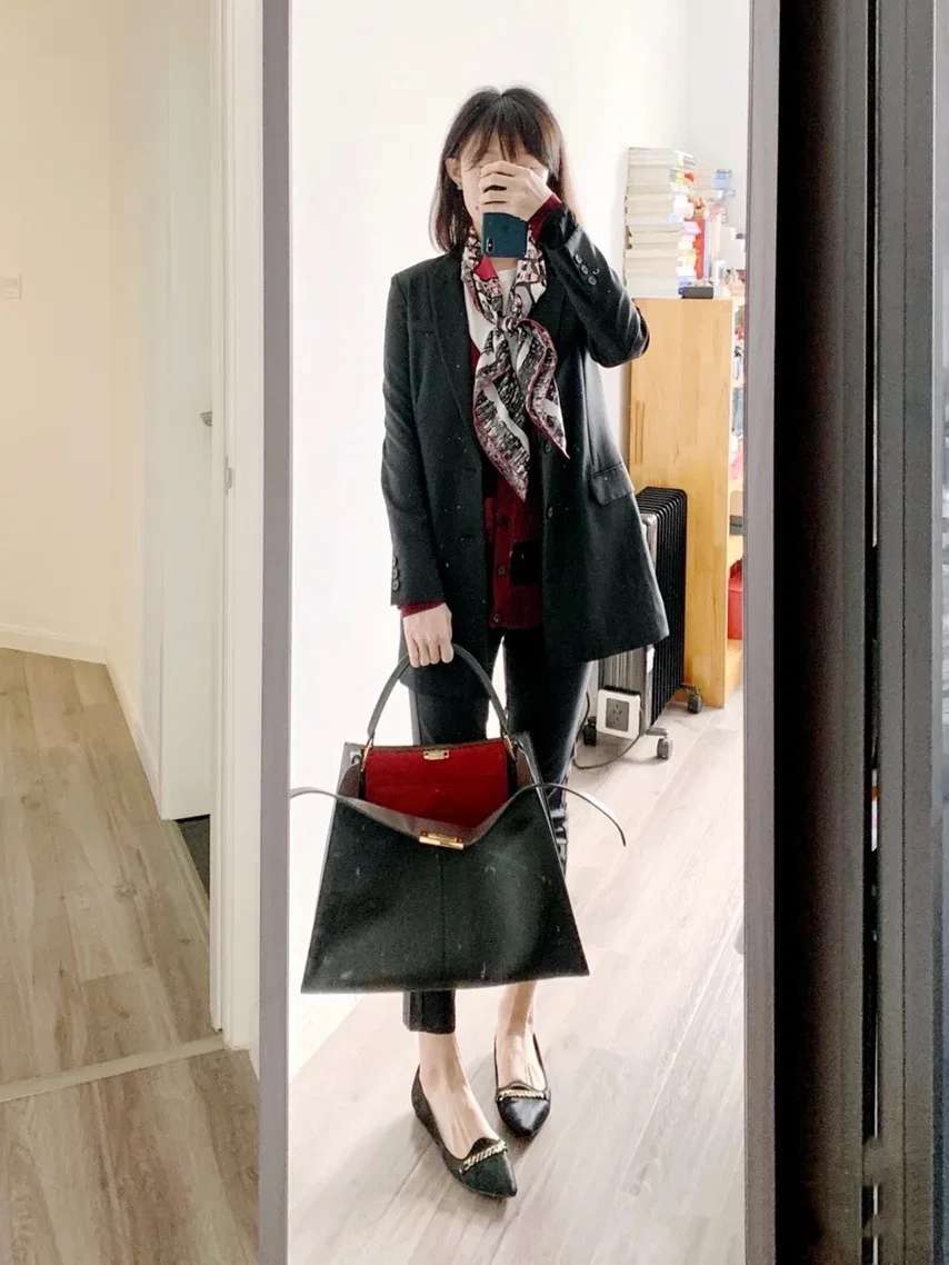 FEN 27FW CMBSDWE 028 토트백 11