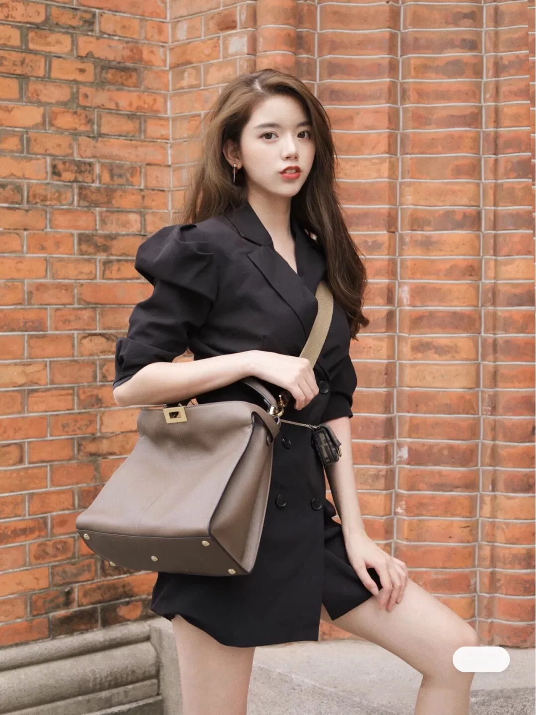 FEN 27FW CMBSDWE 029 토트백 10