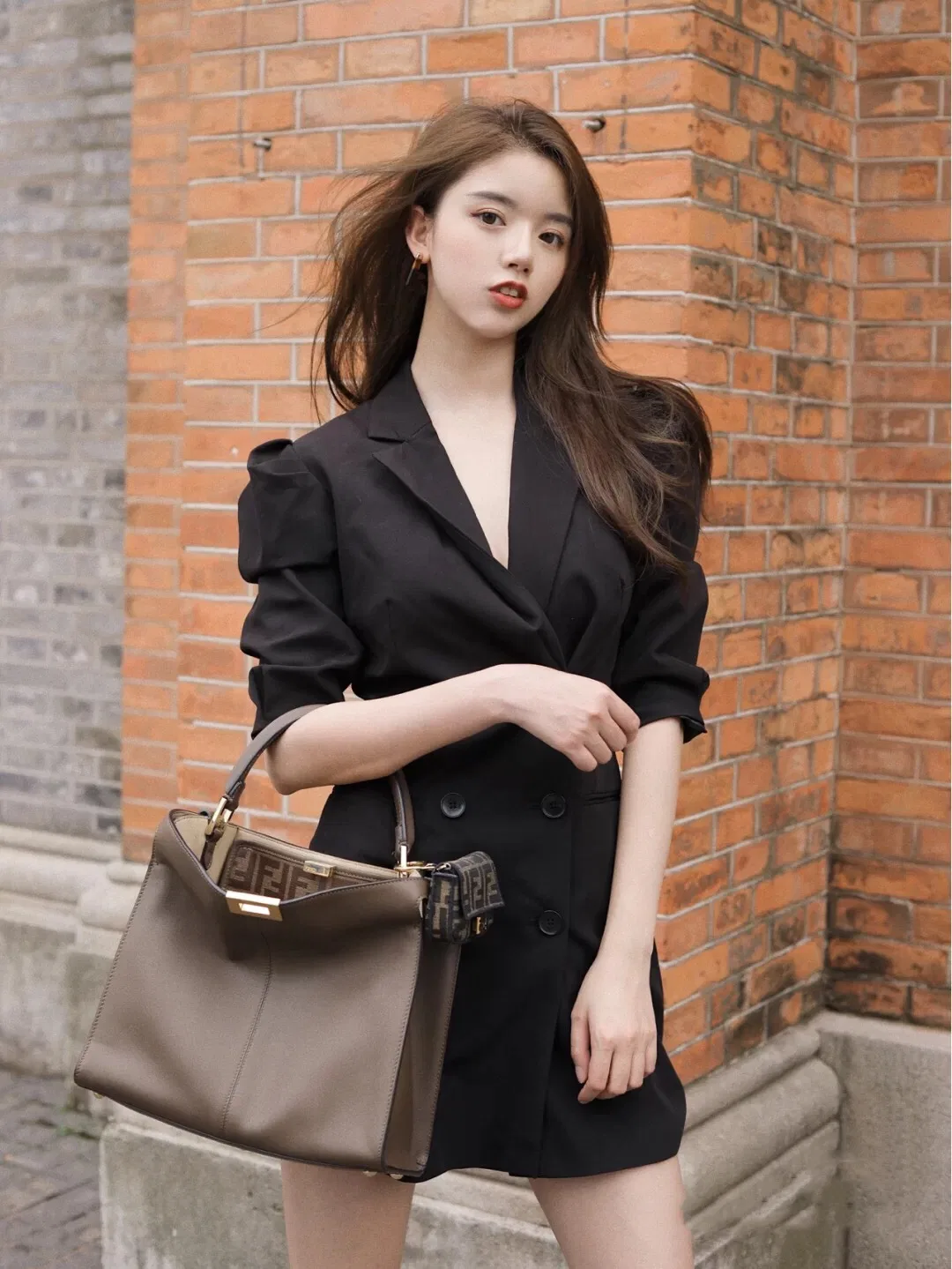 FEN 27FW CMBSDWE 029 토트백 11