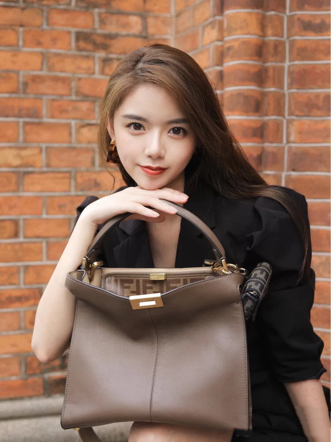 FEN 27FW CMBSDWE 029 토트백 12