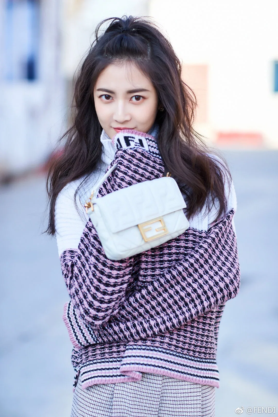 FEN 27FW CMBSDWE 033 미니백 60