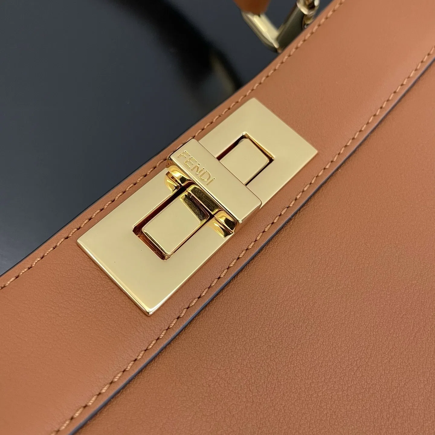FEN 27FW CMBSDWE 034 토트백 8