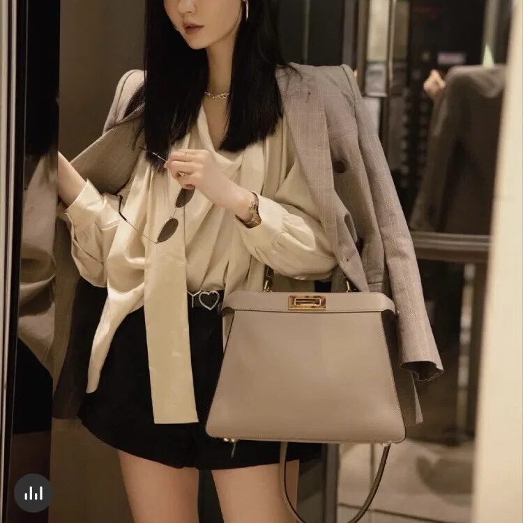 FEN 27FW CMBSDWE 034 토트백 48