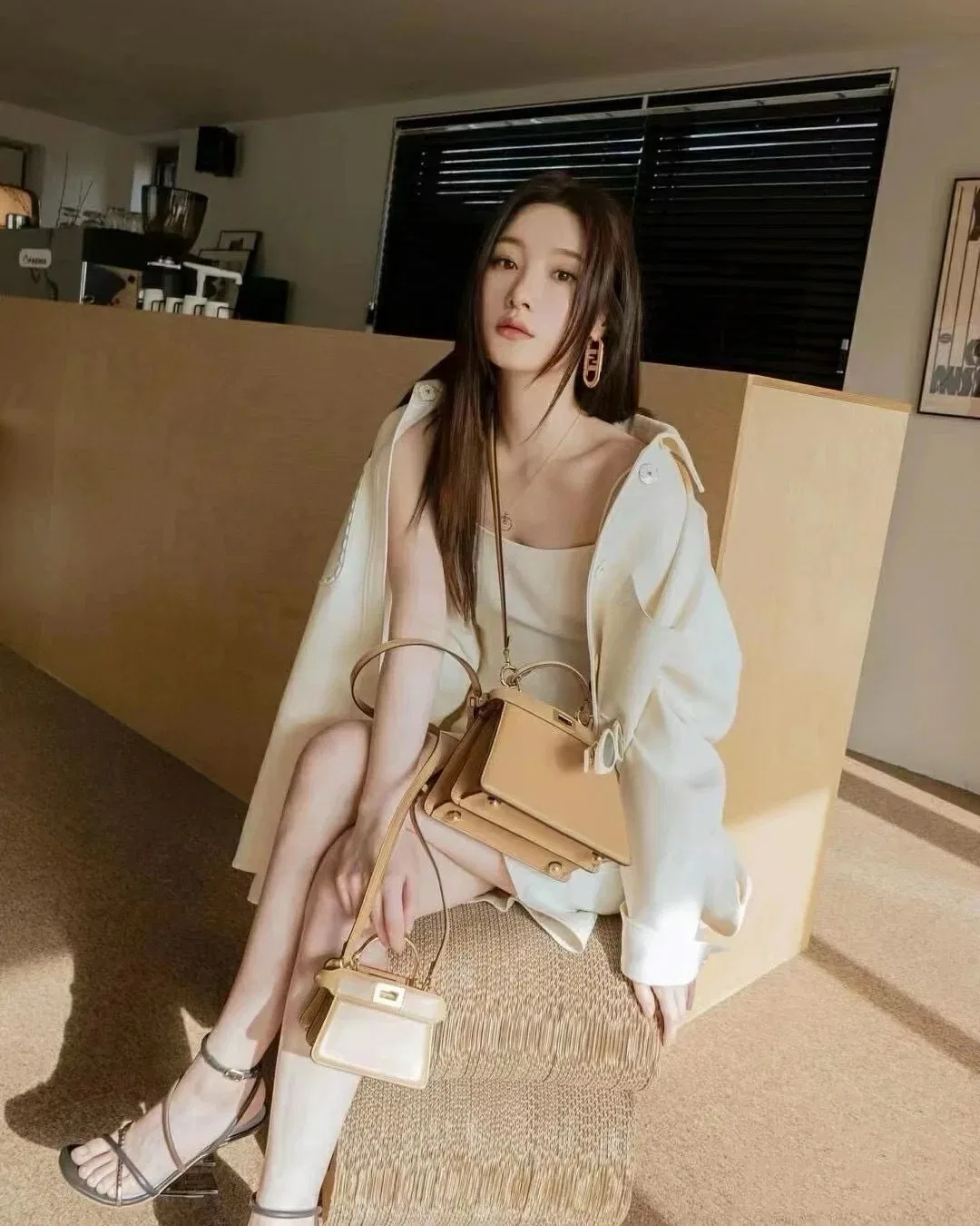 FEN 27FW CMBSDWE 035 토트백 59