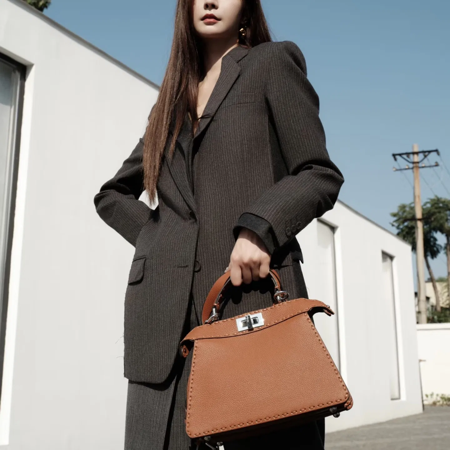 FEN 27FW CMBSDWE 037 토트백 57