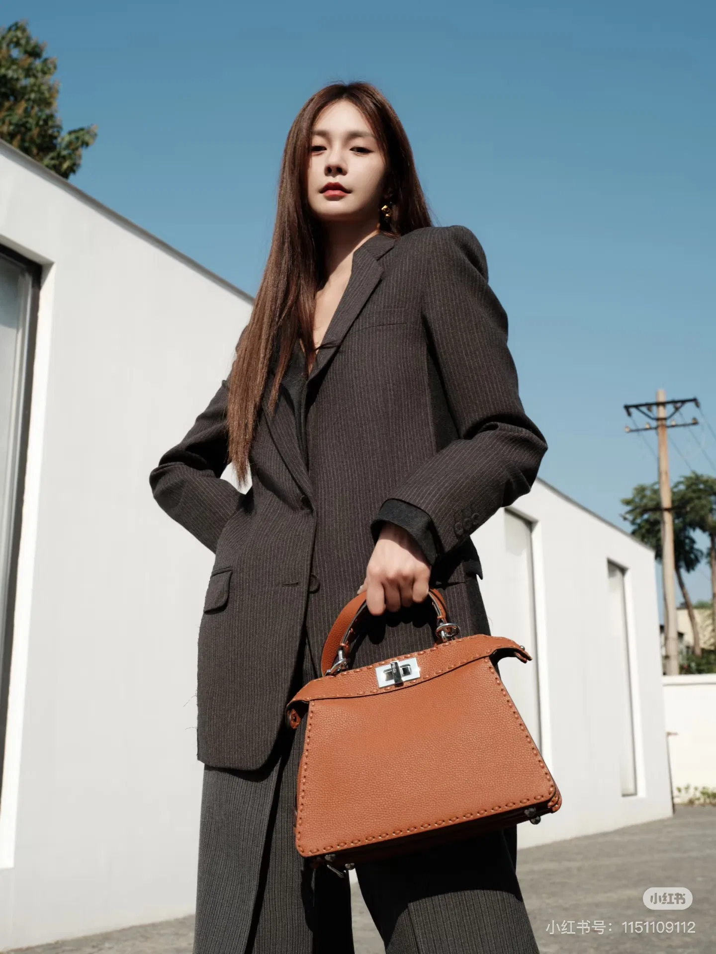 FEN 27FW CMBSDWE 037 토트백 60